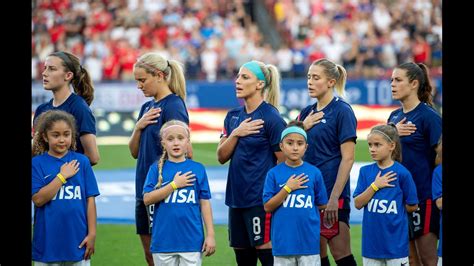 Womens National Team Hides Us Soccer Logo During Anthem In Protest