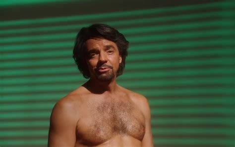 Eugenio Derbez Da Un Adelanto De Cómo Ser Un Latin Lover En Traje De Baño Laura G