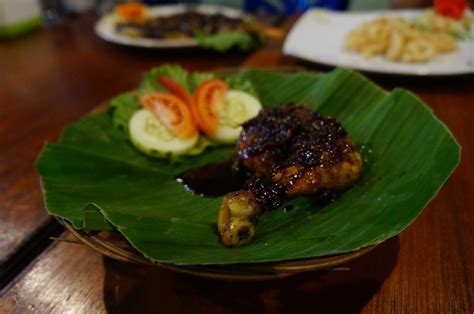 Pembenihan ikan nila bisa dilakukan secara alami dengan peralatan sederhana. Rahasia Kelezatan Seafood Pontianak Ada di RM Podomoro ...