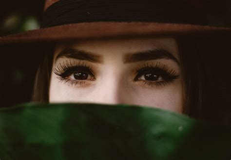 Wallpaper Id Woman With Bold Eyebrows And Dramatic Lashes