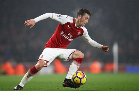 Galatasaray son olarak mesut özil göndermesinde bulundu. Manchester United urged to sign Arsenal playmaker Mesut ...