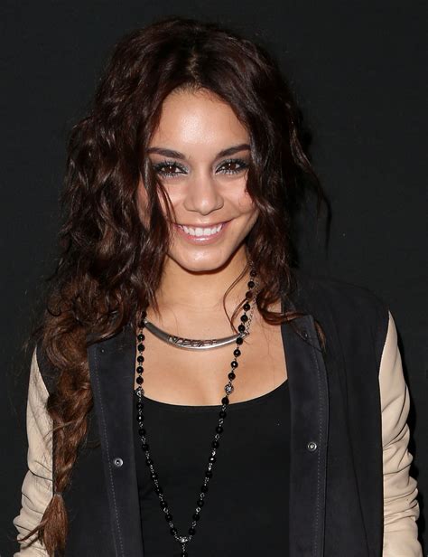 This is probably one of the best moments, when people have seen her exposing her natural beauty like this. Vanessa Hudgens Long Braided Hairstyle - Vanessa Hudgens ...