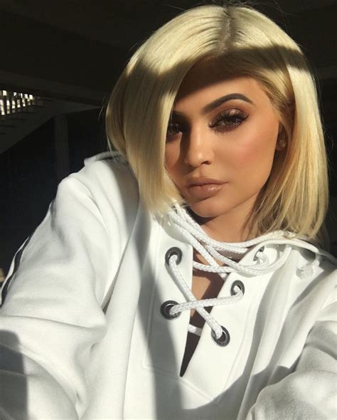 Kylie Jenner So Blonde The Hollywood Gossip