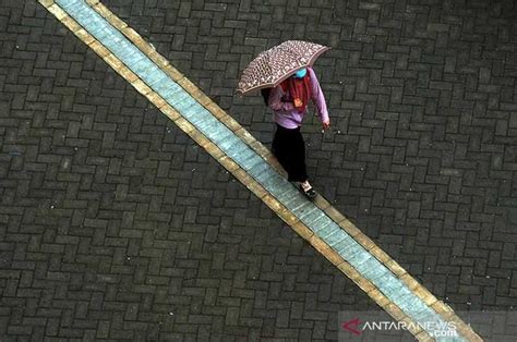 Cuaca Jumat Ini Hujan Diprakirakan Turun Di Sejumlah Kota Besar