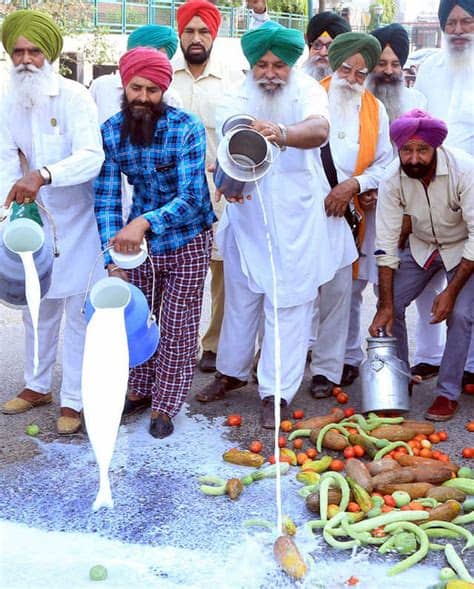 Here's why punjab and haryana farmers are on the warpath. Farmers in Punjab call off agitation; other decide to ...