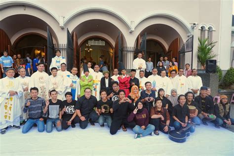 Renungan harian katolik, jumat 1 januari 2021 renungan tahun baru hari raya sta. Potret Persaudaraan Katolik, Islam dan Konghuchu di Malang ...