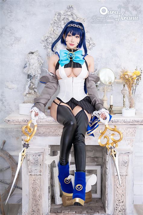 THE PERFECT WONMAN Hololive Kronii cosplay by HaneAme : r/Hololive