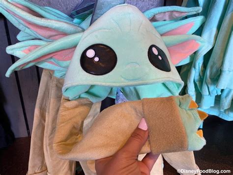 Disney Worlds New Baby Yoda Hat Now Lives Rent Free In Our Head