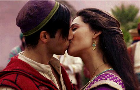 Aladdin And Princess Jasmines Kiss Of True Love From Disneys Live