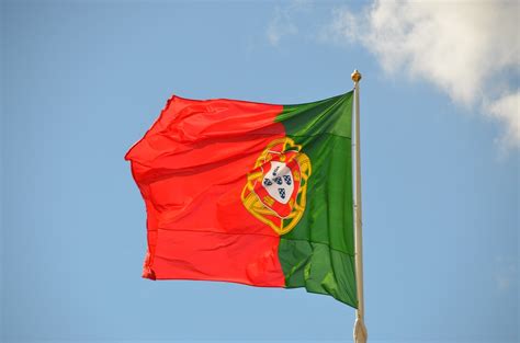 Portugal emoji is a flag sequence combining regional indicator symbol letter p and regional indicator symbol letter t. Portugal Flag