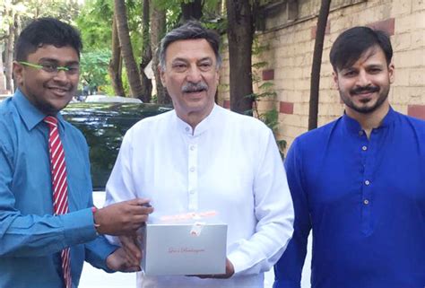 His birthday, what he did before fame, his family life, fun trivia facts, popularity he married priyanka alva oberoi in 2010 and he has two children, vivaan and ameyaa. Check out: Vivek Oberoi gifts luxury car to his father ...