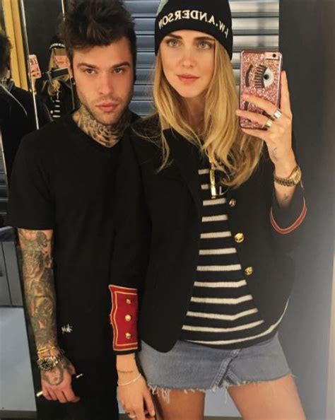 Non lo è neanche il fatto che fedez, suo marito tra poche settimane, sia di qualche centimetro ahahah», scatenando le risposte dei follower. FOTO Fedez vita privata: età, fidanzata Chiara Ferragni ...