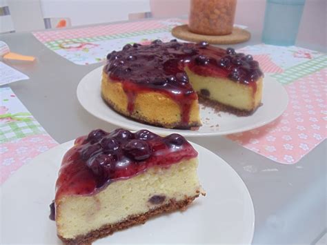 So saya cuba buat salah satu resepi kek dia yang simple dan sedap tu. Life is colorful: Kek Keju Blueberry