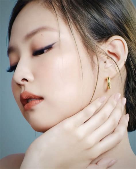 𝘑𝘑 On Twitter Dior Beauty Jennie Piercings Ear Piercings