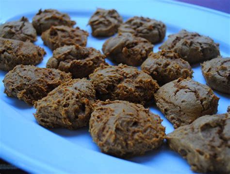 Mix cake mix, oil, eggs, and 1 tablespoon lemon juice together. Recipe: Pumpkin Spice Cookies | Duncan Hines Canada®