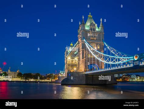 London Suspension Bridge Over The Thames Hi Res Stock Photography And