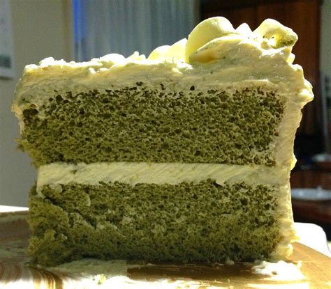 How to make a white chocolate and green tea mousse cake with fresh raspberries. Heart of Mary: Matcha (Green Tea) and White Chocolate Cake
