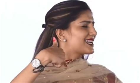Haryanvi Siren Sapna Choudharys Hot Dance On Jaat Ki Bhadak Will Turn