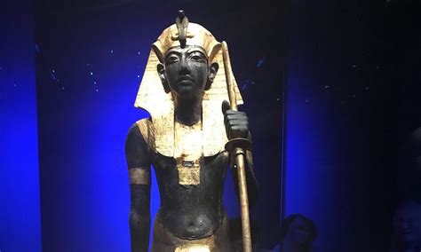 tutankhamun exhibition london at saatchi gallery treasures of the golden pharaoh guide london
