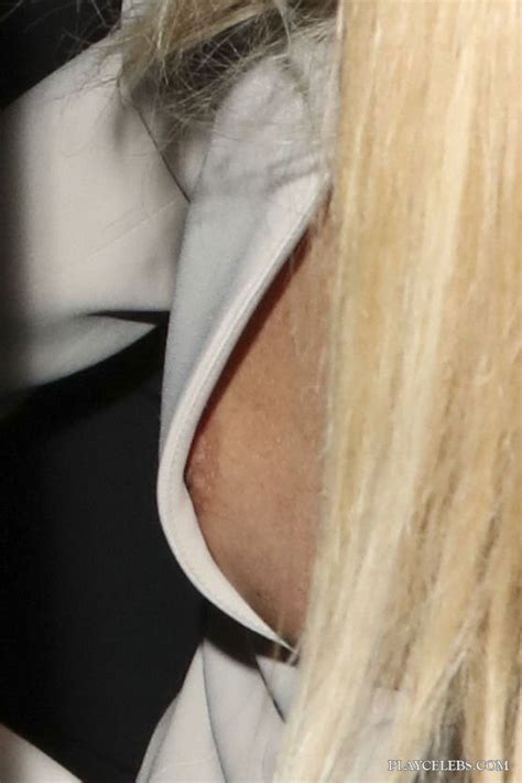 Blonde Celebrity Amanda Holden Topless And Oops Shots PlayCelebs Net