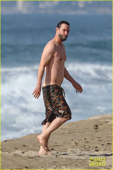 Keanu Reeves Looks Fit Shirtless At The Beach In Malibu Photo 4514871