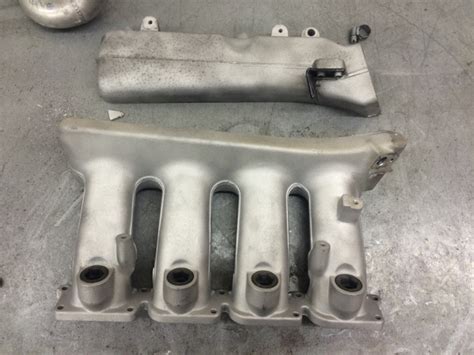 Some common intake manifold tips if you have an old used manifold, before installing it, check for cracks, leaks and the threads in the thermostat housing (often a problem area) and the threads in the bolt for the distributor clamp. DIY Intake manifold. Pic heavy. | Audi-Sport.net