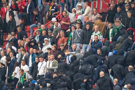 Fc Twente Pakt Hooligans Aan Na Hammarby Rellen 28 Stadionverboden