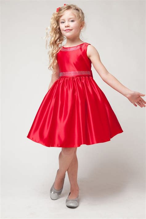 11 Beautiful Christmas Dresses For Girls