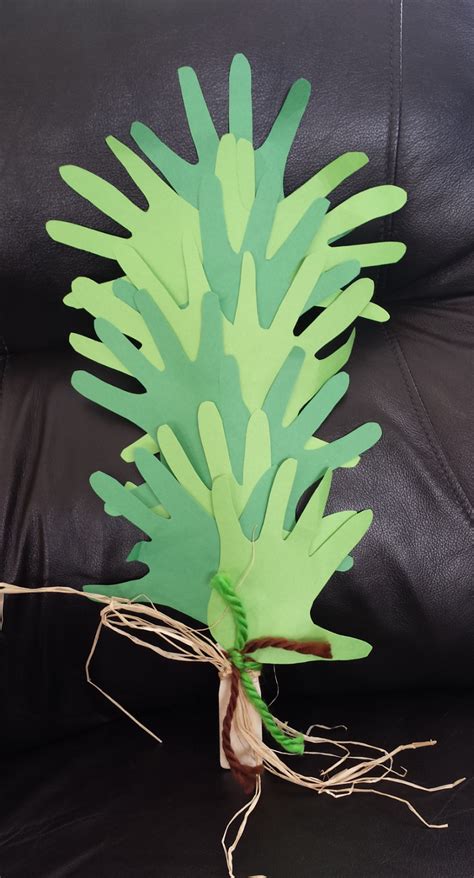 Palm Craft With Lesson Ideas For The Triumphal Entry Palm Sunday Palm Sunday Lesson Palm