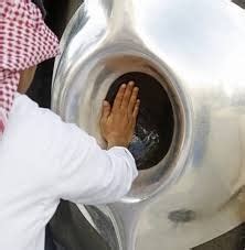 Menurut kajian geneologi setakat ini, nabi ibrahim (abram, abraham) mempunyai tiga orang isteri, iaitu sarah, hajardan yang terakhir keturah. Kisah Lengkap Sejarah Asal Usul Hajar Aswad: Batu Dari ...