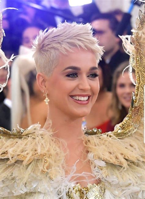 Katy Perry Frisur 2019 Männer Frisuren