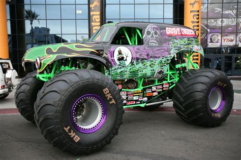 Mini monster trucks are a scaled down version (usually 1:2) of the real deal, these small trucks are perfect for the younger driver. MONSTER-TRUCK race racing monster truck hot rod rods ...
