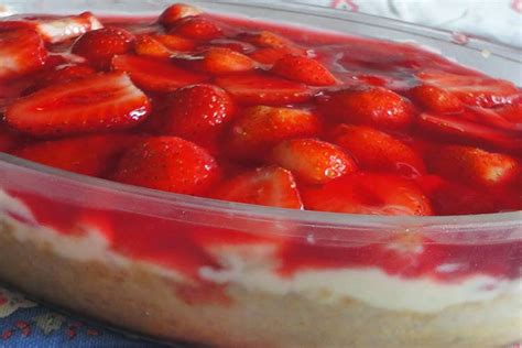 Como Fazer Torta Gelada De Morangos Com Creme E Gelatina Receitas E Dicas Do Chef