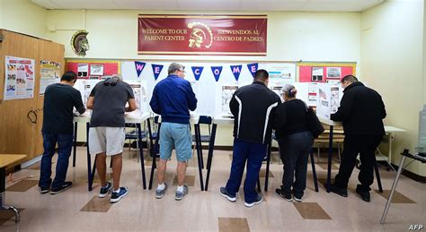 Mar 06, 2021 · si la idea es guardar el orden, no parece haber congruencia, pues en mis cuatro años que me desempeñé como consejero electoral, jamás supe de un caso en alguna casilla en donde una persona bajo los efectos del alcohol estuviese alterando el orden, por el contrario, los casos de violencia o conculcación del orden eran cometidos por personas. Salvadoreños en EE.UU. recalcan que el voto es «un derecho ...