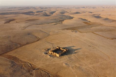 Qasr Bshir A Roman Fortress In The Jordan Desert Wild Man Life