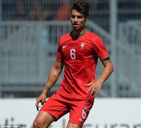 Formed at benfica, where he played only in the reserves, he made over 125 primeira liga appearances for paços de ferreira, vitória setúbal and c.d. Rangers target Portugal Under 20 star Fabio Cardoso ...