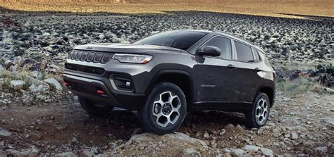 Trim Levels Of The 2022 Jeep Compass Mainstreet Of Lansing Chrysler