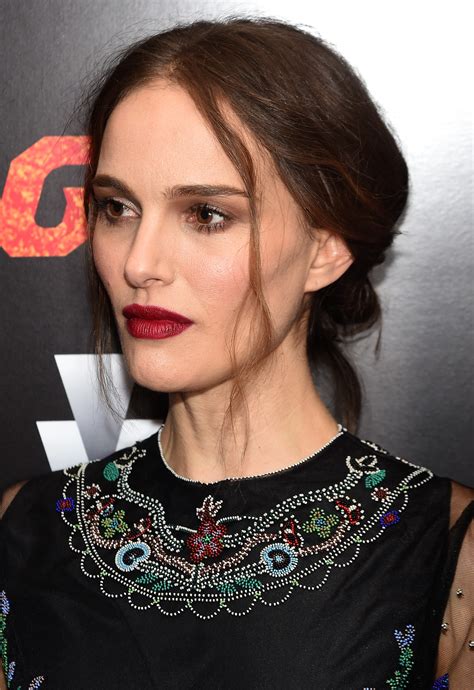 Onlyonaol The Surprising Side Of Natalie Portman Aol