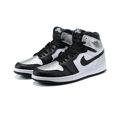 AIR JORDAN 1 BLANCAS NEGRAS Y PLATEADAS - ZapasGo