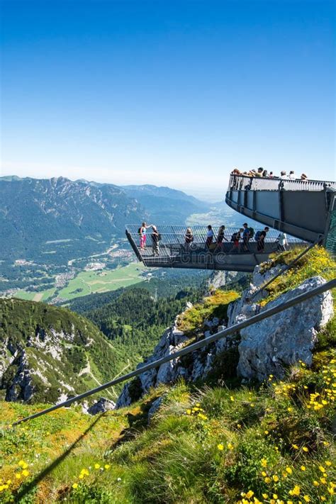 Aussichtsplattform In Den Alpen Redaktionelles Bild Bild Von
