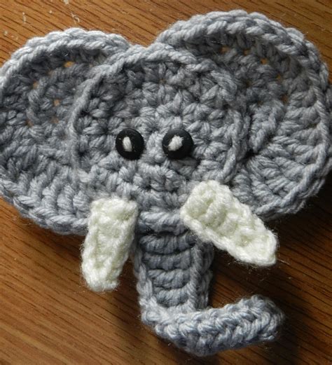 Hooking Housewives Elephant Applique Free Pattern