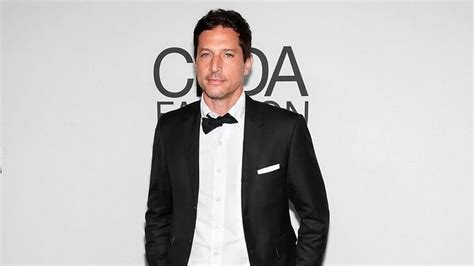 Actor Simon Rex Was Once Offered 70 000 To Lie About His Relationship With Meghan Markle Image Ie