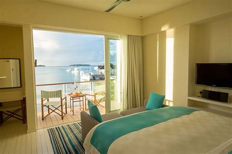 Named after the kandoo tree, holiday inn resort kandooma enjoys wonderful views of the indian ocean in south male atoll. How to Reach Holiday Inn Kandooma Maldives from Male Airport