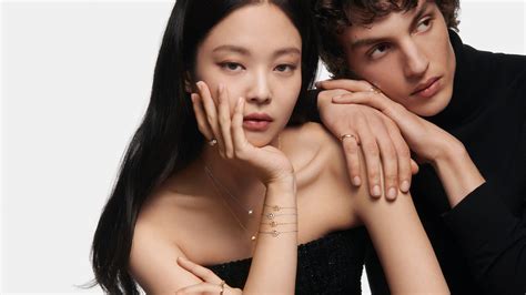 Blackpink S Jennie Stars In Chanel S New Coco Crush Jewelry Campaign