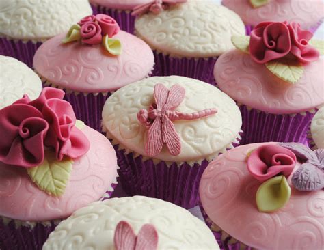 Choose from classics like lemon drizzle a wedge of this alongside a cup of tea makes for a perfect sunday afternoon. Pretty Pink Mother's Day Cupcakes | www.thecustomcakeshop ...