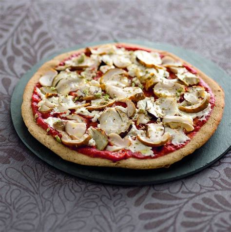 Pizza integrale con funghi porcini e caprino fresco | Recipe | Food ...