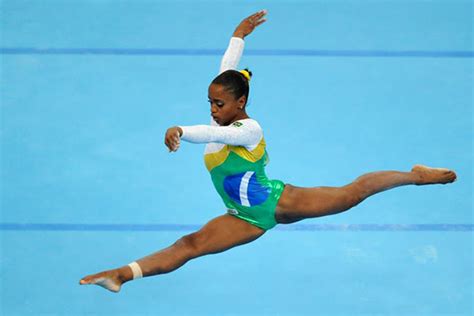 Por muito tempo as pessoas disseram que não poderia ter uma ginasta, que as pessoas negras não poderiam fazer alguns esportes. Daiane dos Santos no Troféu Mirante Esporte - Zeca Soares