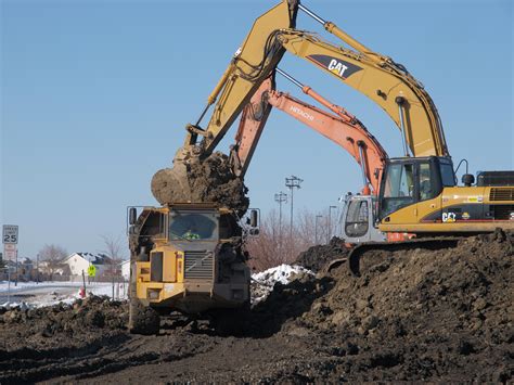 Filefema 40363 Construction Crews Work A Pile Of Dirt In Fargo