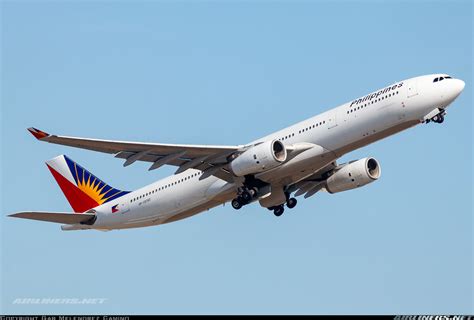 Should Philippine Airlines Change Their Livery Real World Aviation