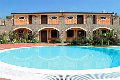Consigli per visitare marina di camerota. Appartamenti e Case Vacanze Marina di Camerota da 18€